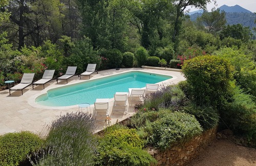 Barjols Casa | En el corazón de la Provenza verde en Var, antiguo y encantador redil