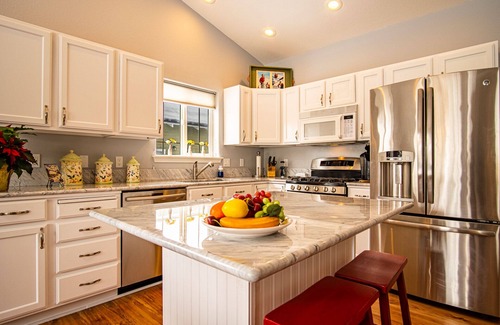Hailey Casa | In the Heart of Hailey; PRIVATE PET-FRIENDLY 3 bedroom home with garage