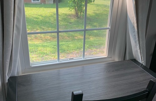 Marshall Casa | In the Heart of Marshall - Virginia Horse and Wine Country