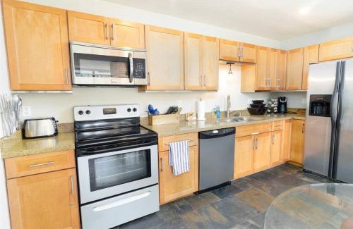 South Mission Beach Casa | In the Heart of Mission Beach - A Pineapple Paradise