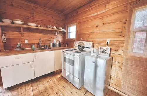 Muskoka Lakes Cabaña | In the Heart of Muskoka- Lakefront Premium View! 8 Cabins