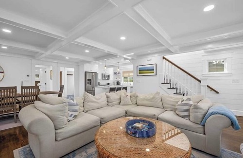 Osterville Casa | In the Heart of Osterville Village Newly renovated Pets considered RPMS087
