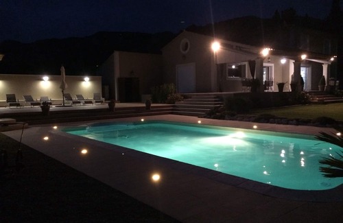 Cheval-Blanc Villa | En el corazón del luberon, villa de carácter con piscina.