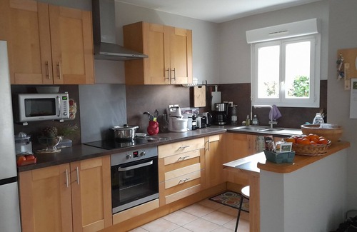 Etauliers Condominio | In the heart of the Blayais region, quiet, spacious apartment 800 m from town center.