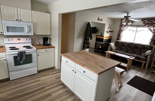 Babbitt Condominio | In The Heart of the Iron Range Great Northwoods Lake Country