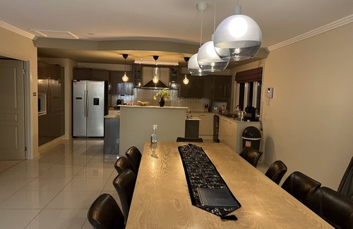 Bellbird Casa | In the Hunter Valley and need a place to stay for a big group? Look no further