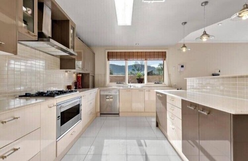 Bellbird Casa | In the Hunter Valley and need a place to stay for a big group? Look no further