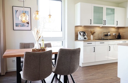 Marienleuchte Apartamento | In the Küstenleuchten vacation apartment, you live right by the sea - with pr
