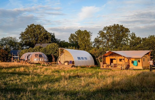 Rijssen Cabina | In these sturdy tents you will experience a great outdoor and indoor vacation!