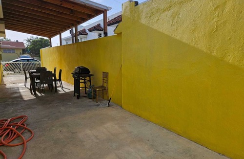 Arecibo Pueblo Apartamento | In this Coastal 2 Bedroom- Arecibo Home UNIT 2