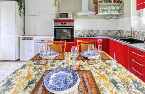 Saint-Georges-de-Luzencon Casa | Alojamiento de 2 habitaciones en St Georges de Luzencon