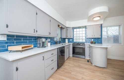 Des Moines Otro | In town acreage can be your private retreat!!