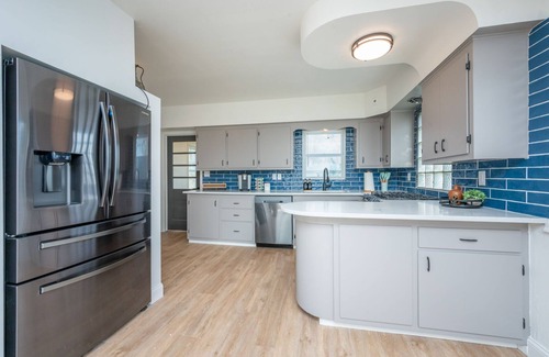 Des Moines Otro | In town acreage can be your private retreat!!
