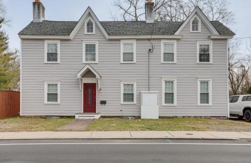 Yardley Apartamento | In-Town and Walkable Historic Yardley Retreat!