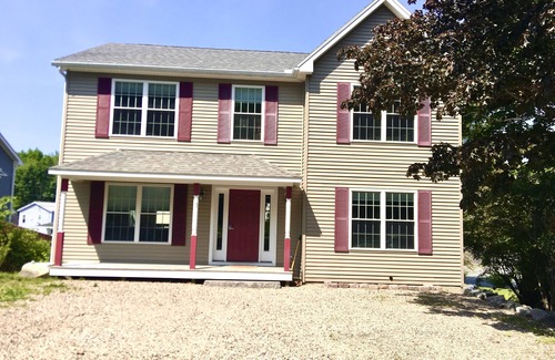 Bar Harbor Cabaña | In-town Bar Harbor cottage close to Acadia National Park entrance w/ home office