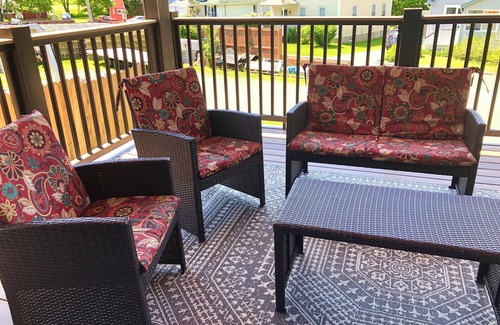 Bar Harbor Cabaña | In-town Bar Harbor cottage close to Acadia National Park entrance w/ home office