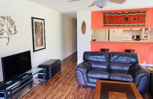 Historic Kailua Village Condominio | En la ciudad, Vista al Mar, a pasos de la playa, tiendas, restaurantes y bares!