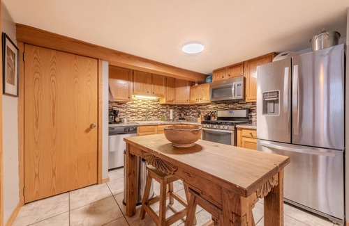 Red River Cabina | In Town-Red River3Bed3Bath, In Town of Red River 3Bed 3Bath