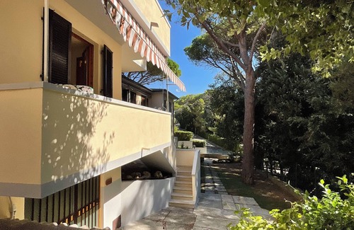 Castiglioncello Apartamento | En Toscana, un acogedor apartamento a orillas del mar, cerca de ciudades de arte y bodegas