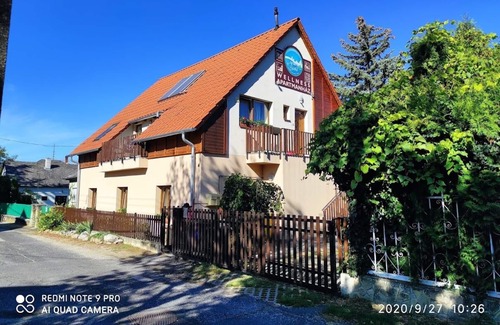 Heviz Condominio | In Ungarn, Bad Hévíz, Fam. Ferienwohnung mit Garten, Außenpool, Sauna, Whirlpool