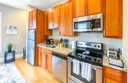 The Hill Apartamento | In unit washer & dryer, AC, w/ Netflix & Disney+