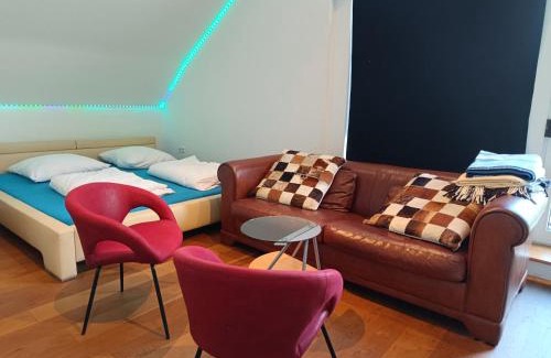 Bothfeld-Vahrenheide Apartamento | IN VILLA APARTMENT 56 qm Check-in,free parking, WIFI , TV, FULL KITCHEN
