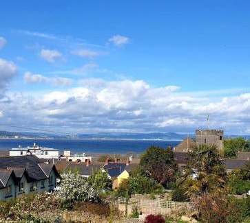 Mumbles Apartamento | Inalong - Quirky property with sea views above an Ale House