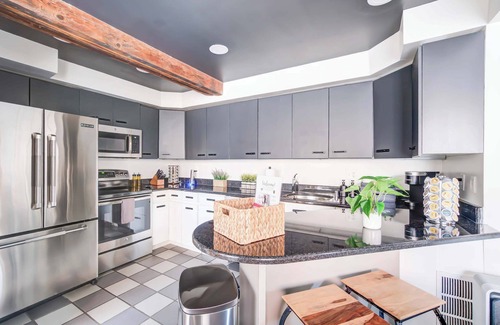 Old Town Alexandria Casa | INAUGURATION | TWO FREE Parking! Walk to Metro