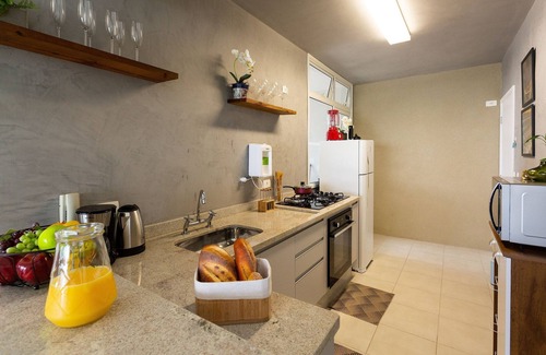 Vila Clais Apartamento | Incrível Vista para o Mar com Varanda
