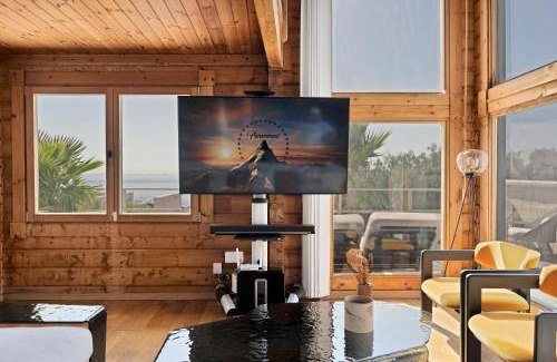 Cabrita Casa | Increíble Villa de madera con vistas al mar