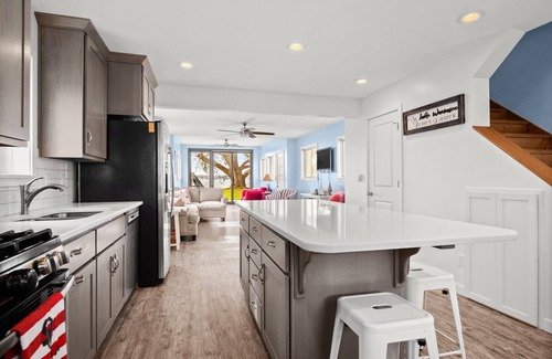 Syracuse Casa | Incredbile View of Lake Wawasee with sandy lake bottom