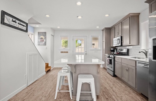 Syracuse Casa | Incredbile View of Lake Wawasee with sandy lake bottom