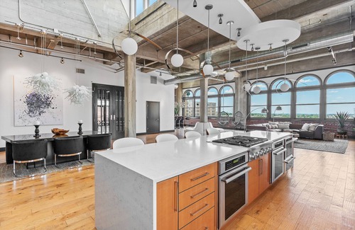 Downtown West Casa | Incredible 2 story city penthouse with rooftop pool, hot tub & views!