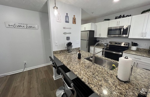 Westover Condominio | Incredible 3BR w/KING beds, pool, and playground