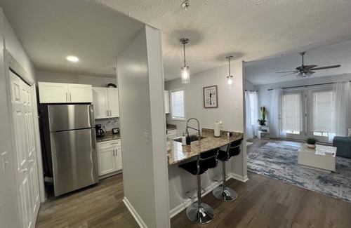 Westover Condominio | Incredible 3BR w/KING beds, pool, and playground