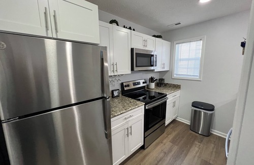 Westover Condominio | Incredible 3BR w/KING beds, pool, and playground