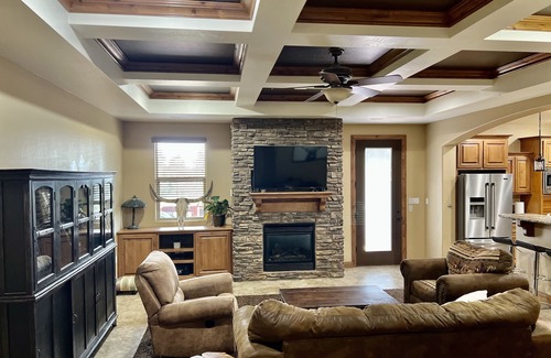 Sierra Pines Cabina | Incredible 4 Bedroom Mountain Home w/ Huge Game Room