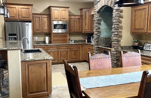 Sierra Pines Cabina | Incredible 4 Bedroom Mountain Home w/ Huge Game Room