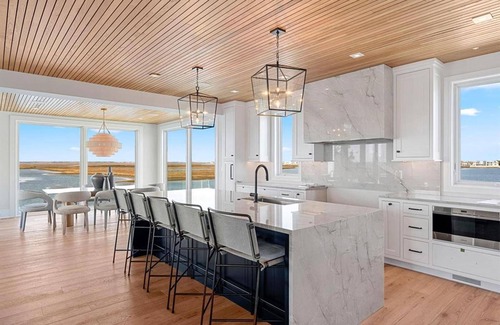 Avalon Casa | Incredible 6 Bedroom 6.5 Bath Home!
