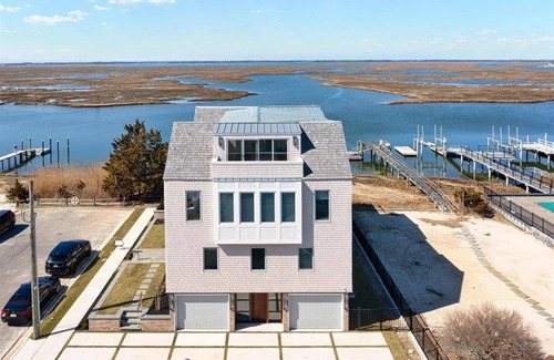 Avalon Casa | Incredible 6 Bedroom 6.5 Bath Home!