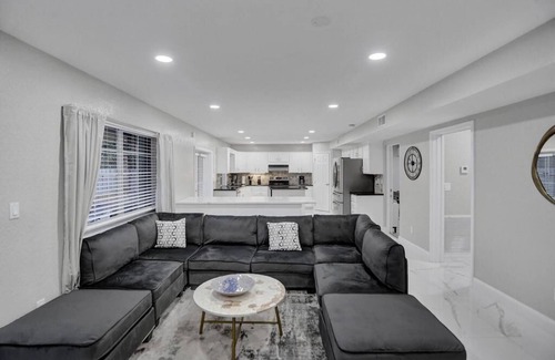 Deerfield Beach Villa | Incredible 7BR w/ Game Room Heated Pool & Jacuzzi!