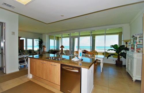 The Shores Condominio | Increíble condominio frente al mar con vista a la playa!