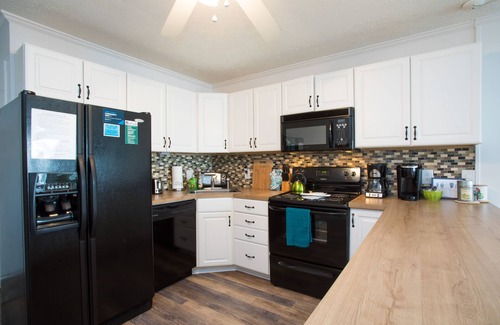 North Myrtle Beach Condominio | ¡Increíble propiedad frente a la playa con impresionantes vistas del océano y la entrada!