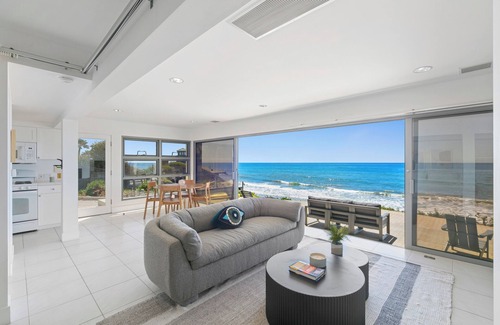 Western Malibu Casa | Incredible beach front house on very private beach