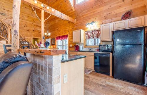 Helen Casa | Incredible Cabin with Pool Table and Hot-Tub in Cleveland, Georgia