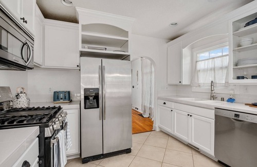 Downtown Vancouver Casa | Summer Sale! Book now and Save!
