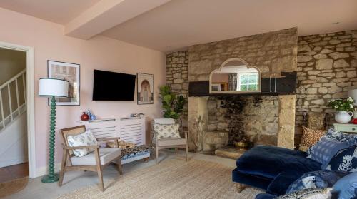Painswick Casa | Incredible Church Views from Beautiful Cottage