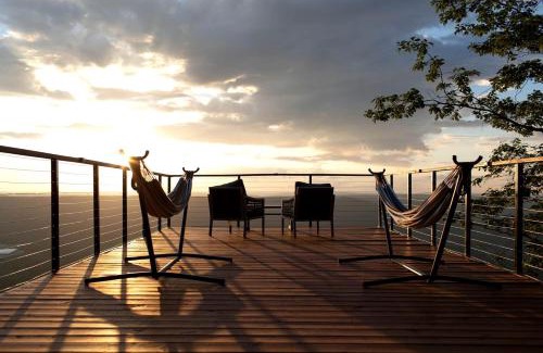 Trenton Casa | Incredible Container with Rooftop and Beautiful Sunset Views in Georgia