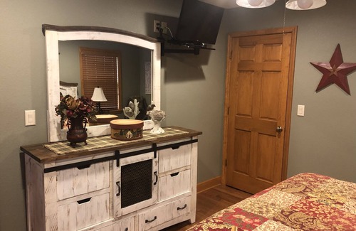 Hayesville Cabina | ¡Increíble hogar personalizado a orillas del río Hiwassee!