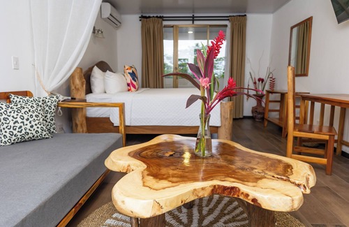 Manuel Antonio Hotel | Incredible Deluxe King Vacation Rental Near Manuel Antonio National Park!